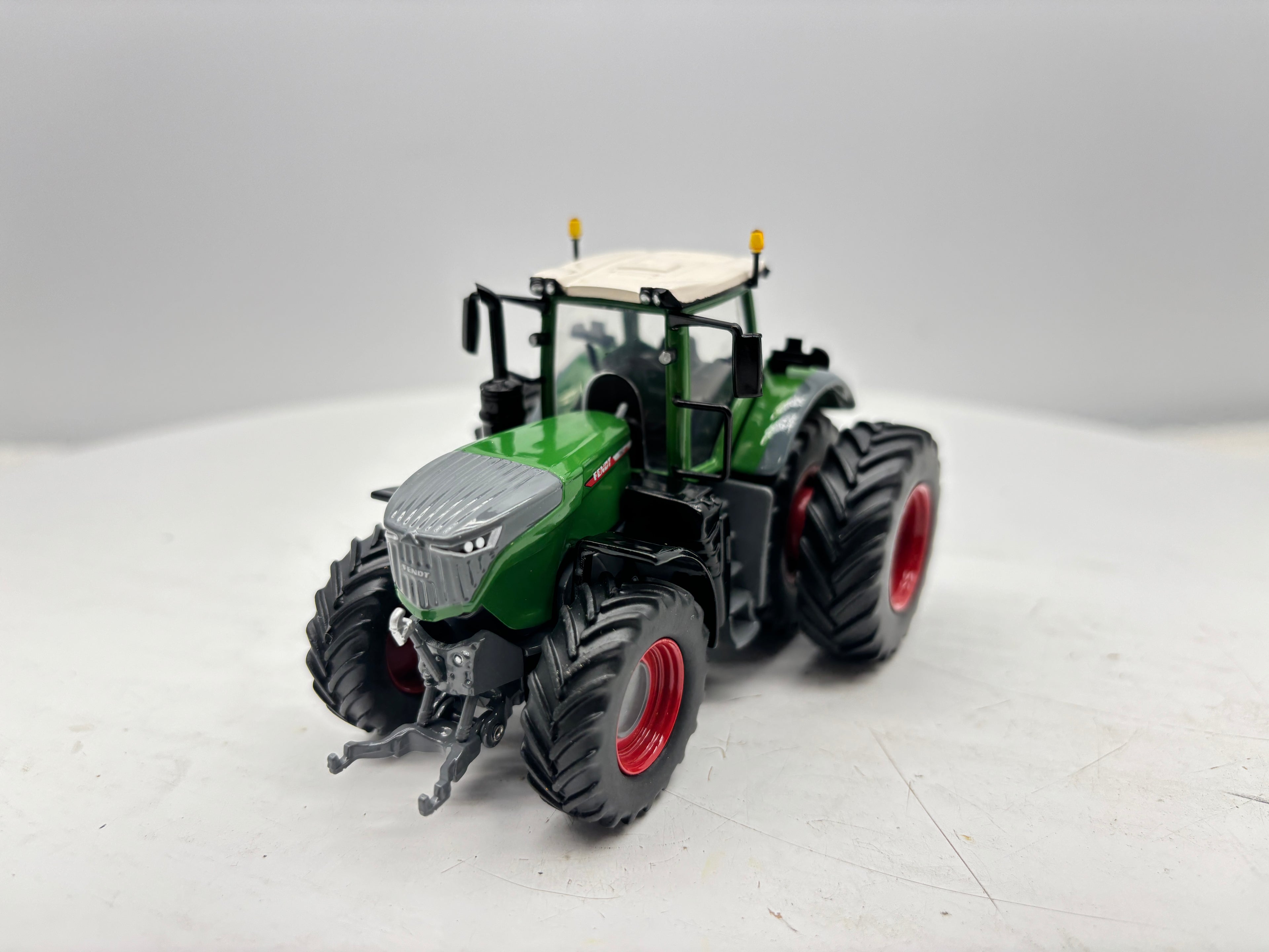 1/64 Fendt 1042 Rear Duals