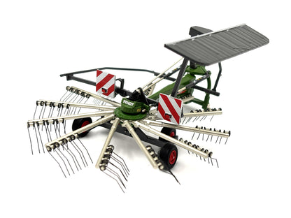 1/32 Fendt 456 Rake