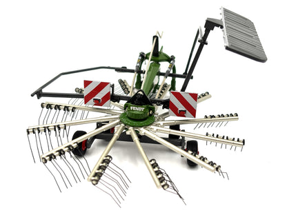 1/32 Fendt 456 Rake