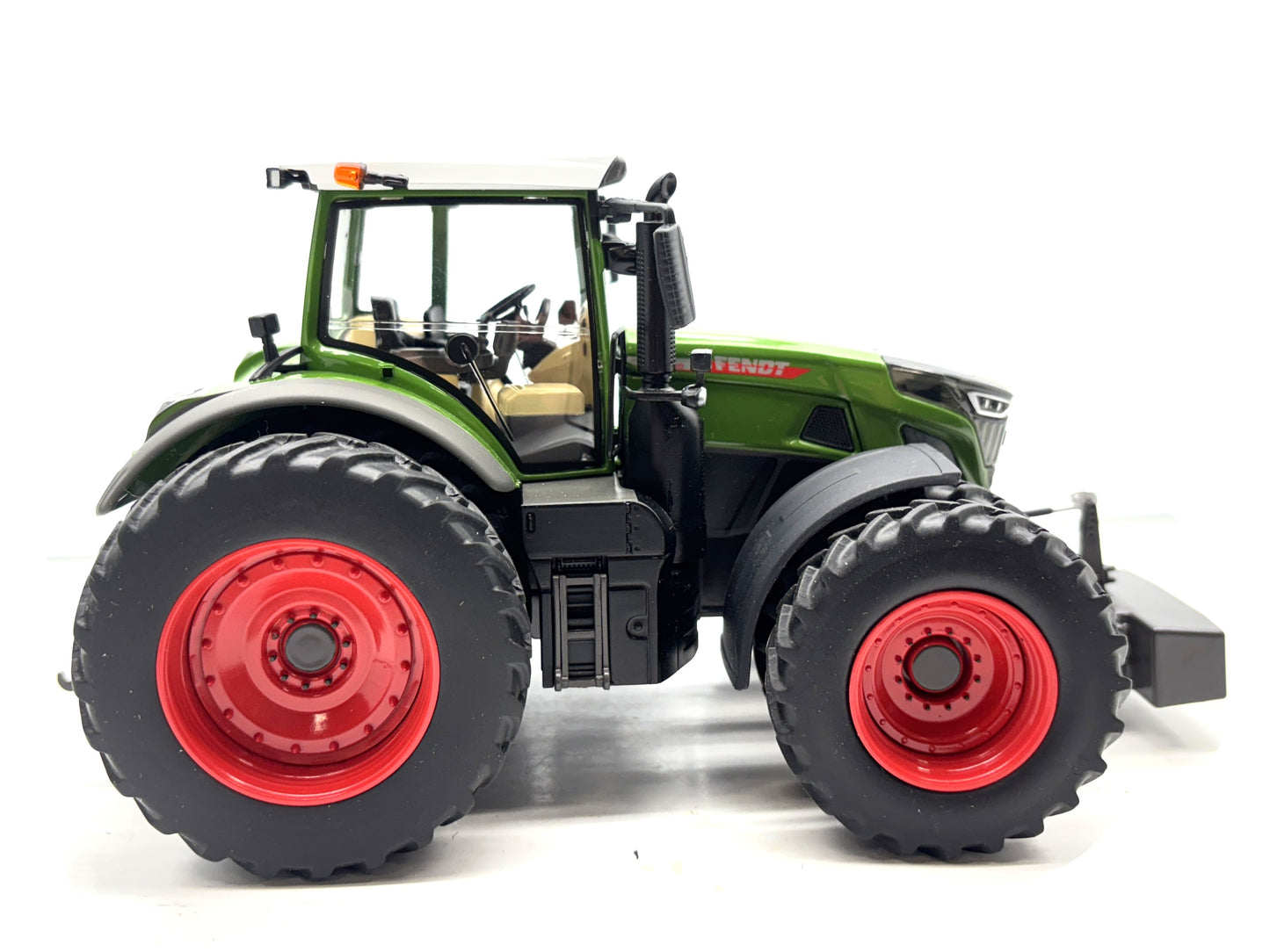 1/32 Fendt 942 Vario Row Crop
