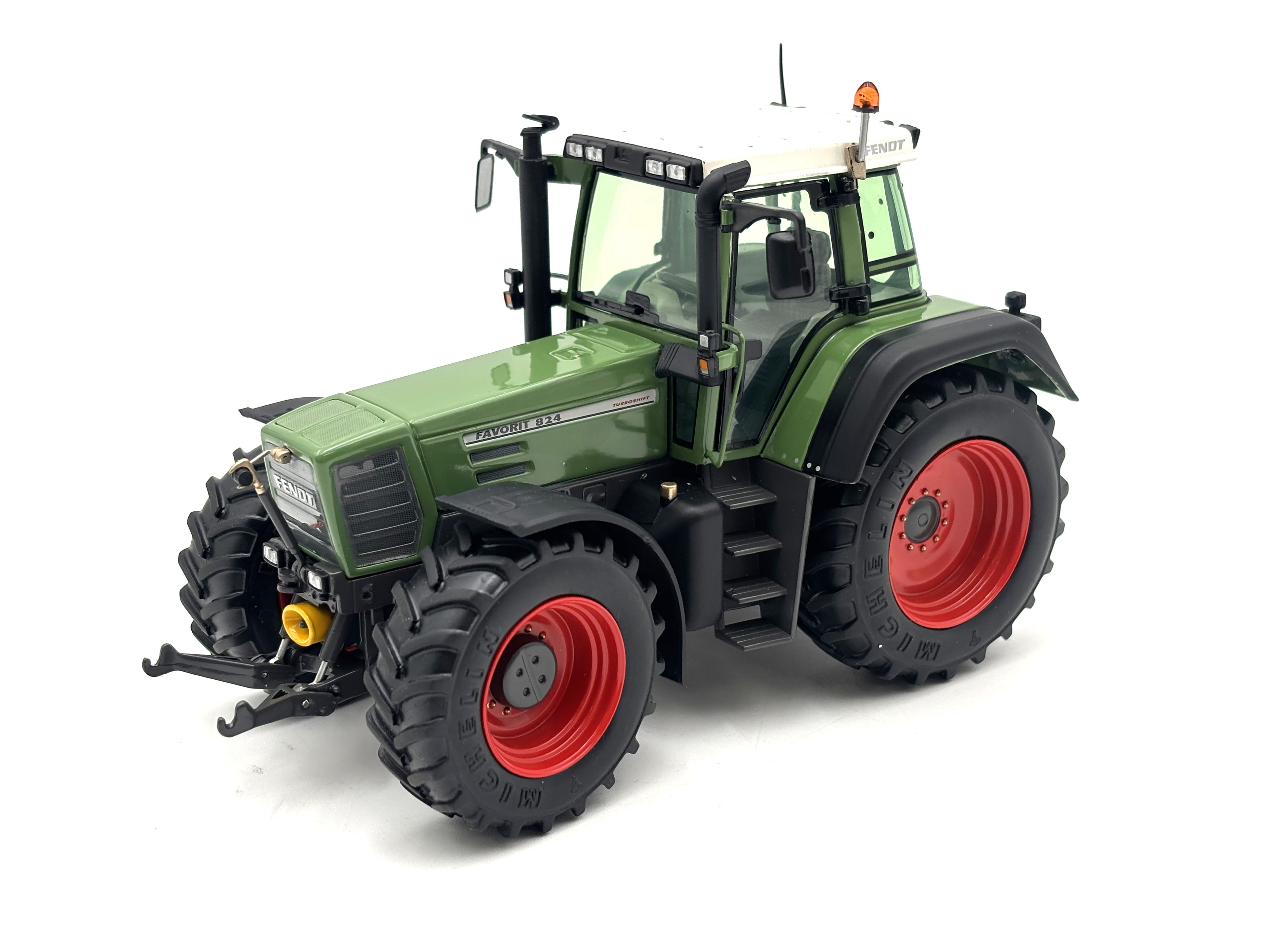 1/32 Fendt Favorit 824