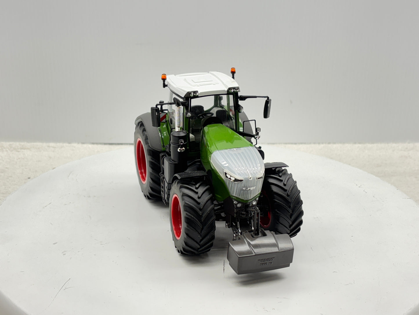1/32 Fendt 1046 Vario Chrom