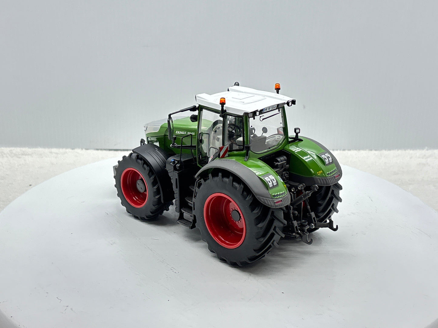 1/32 Fendt 1046 Vario Chrom