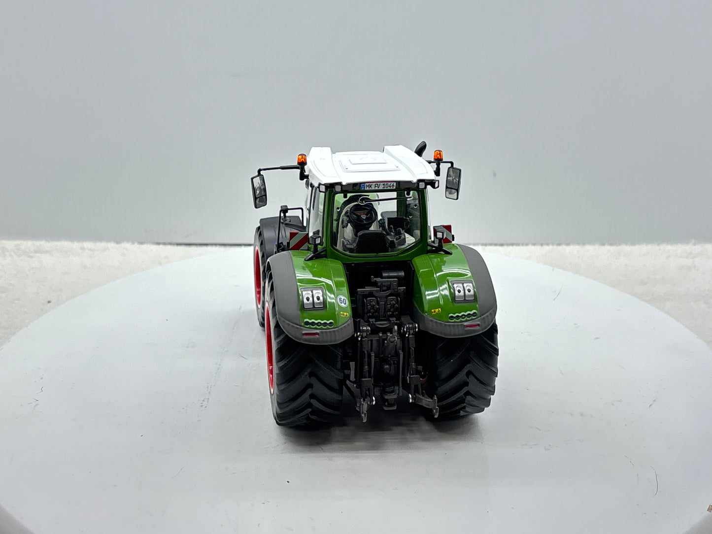 1/32 Fendt 1046 Vario Chrom