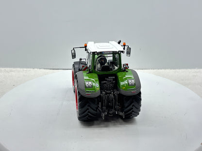 1/32 Fendt 1046 Vario Chrom