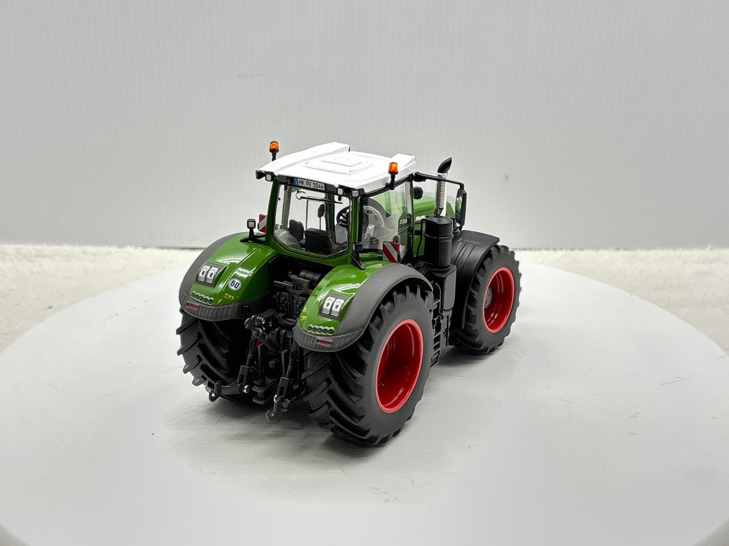1/32 Fendt 1046 Vario Chrom