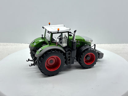 1/32 Fendt 1046 Vario Chrom