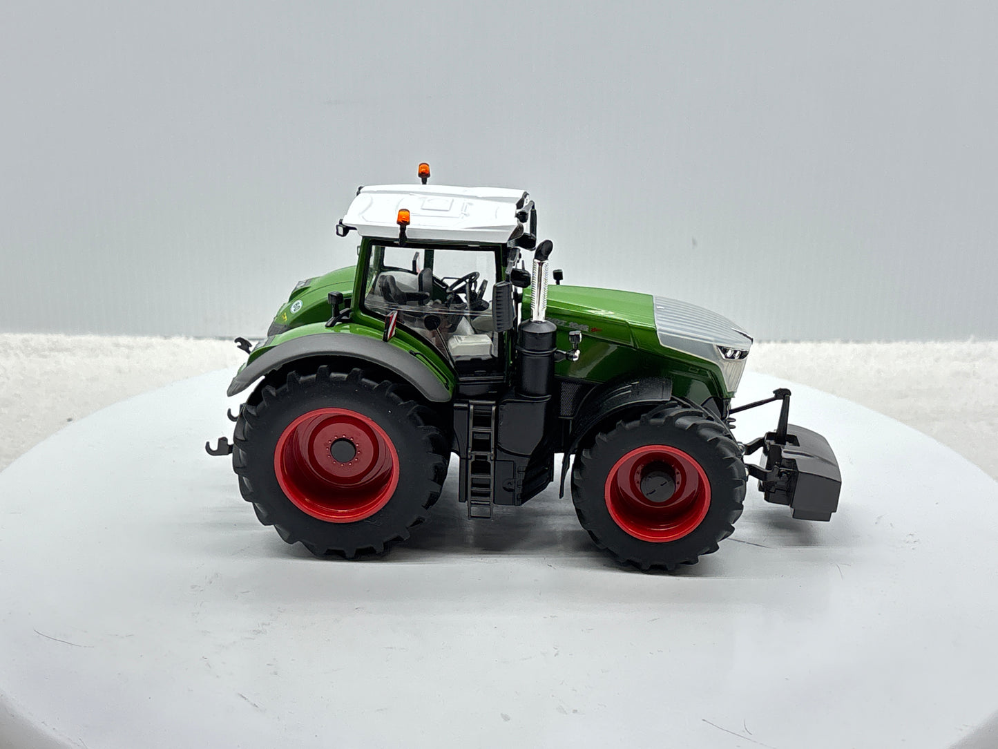 1/32 Fendt 1046 Vario Chrom