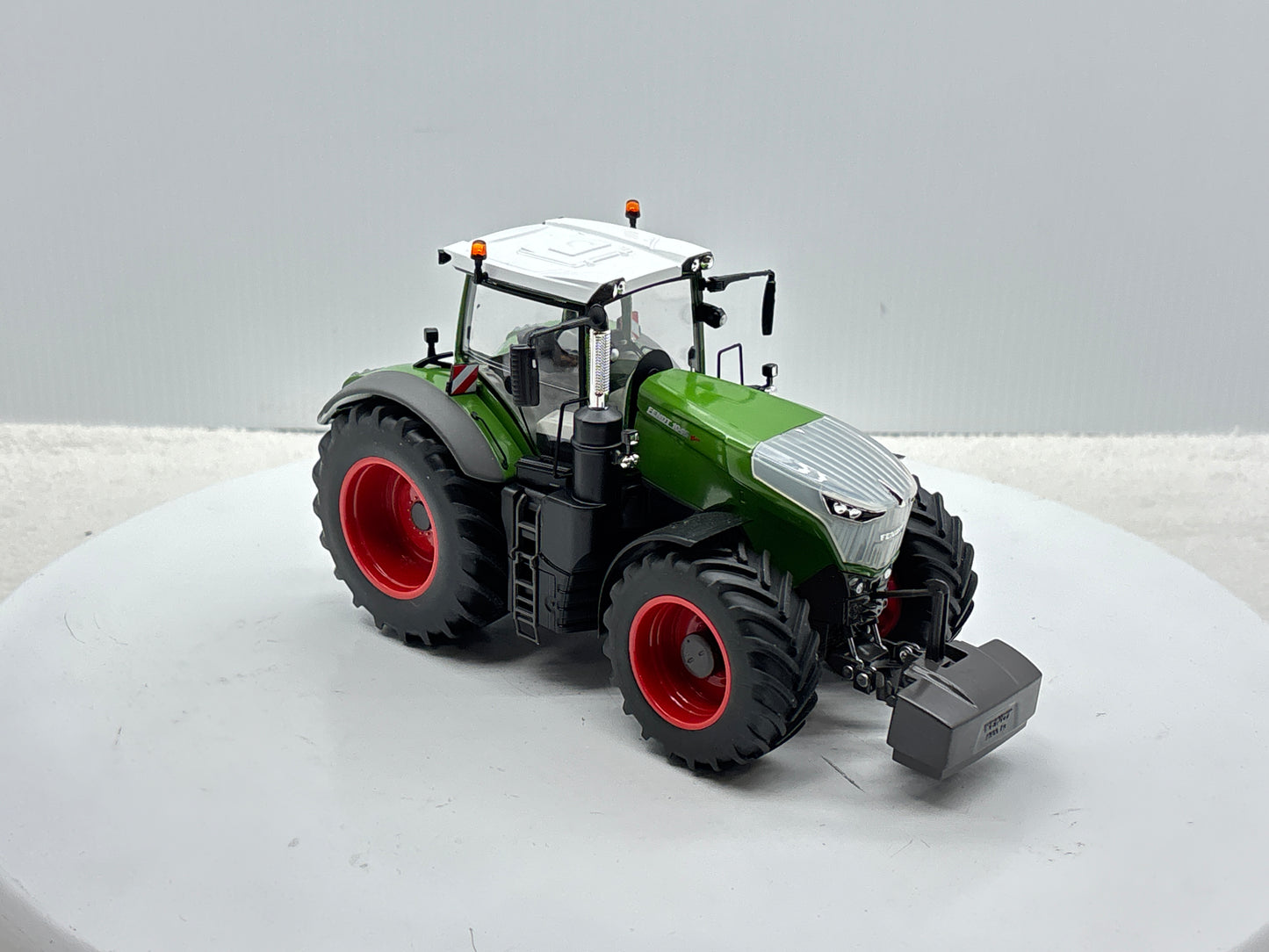 1/32 Fendt 1046 Vario Chrom