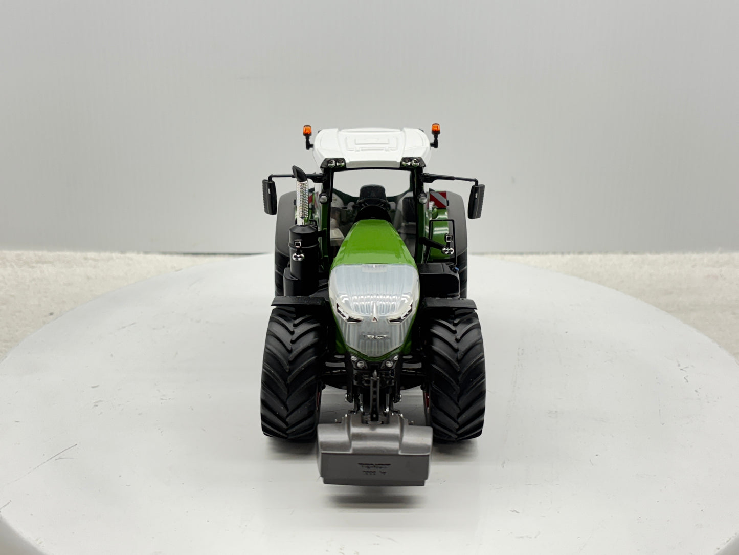 1/32 Fendt 1046 Vario Chrom