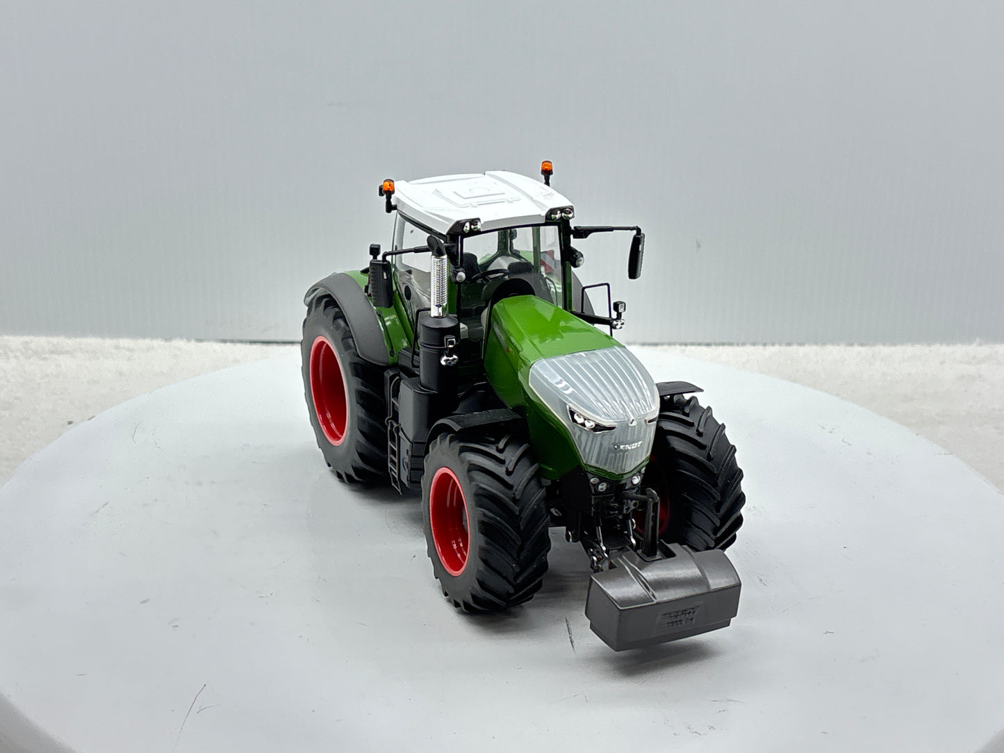 1/32 Fendt 1046 Vario Chrom