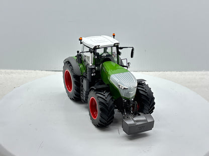 1/32 Fendt 1046 Vario Chrom
