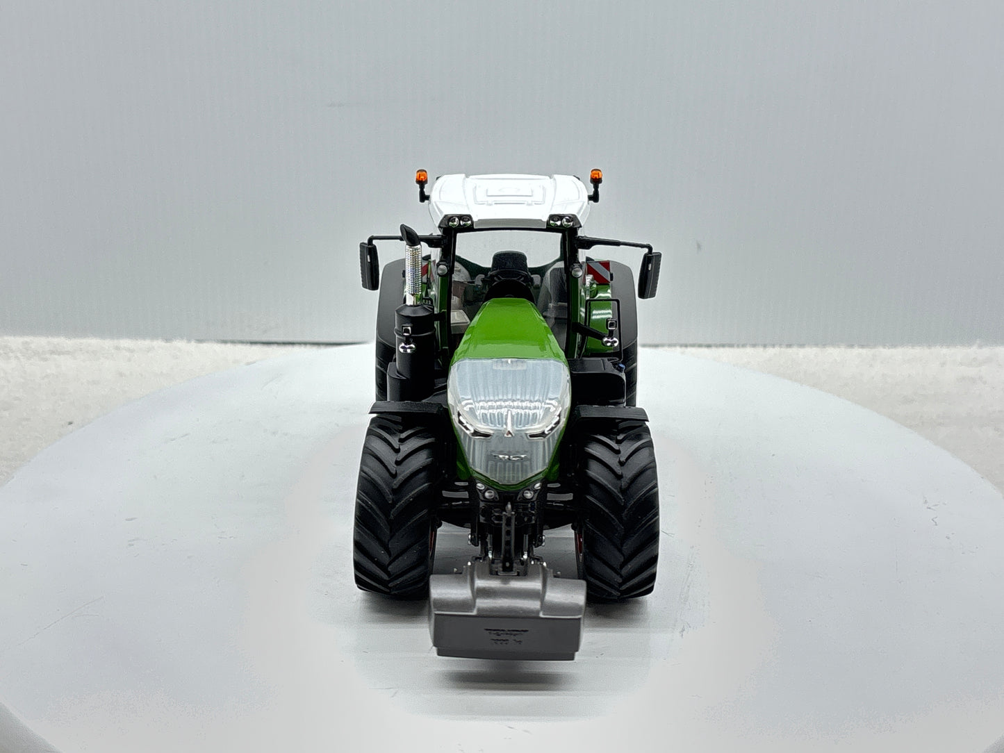 1/32 Fendt 1046 Vario Chrom