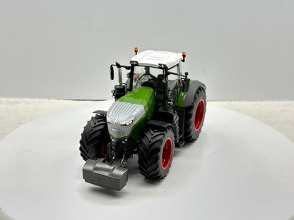 1/32 Fendt 1046 Vario Chrom