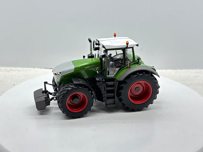 1/32 Fendt 1046 Vario Chrom