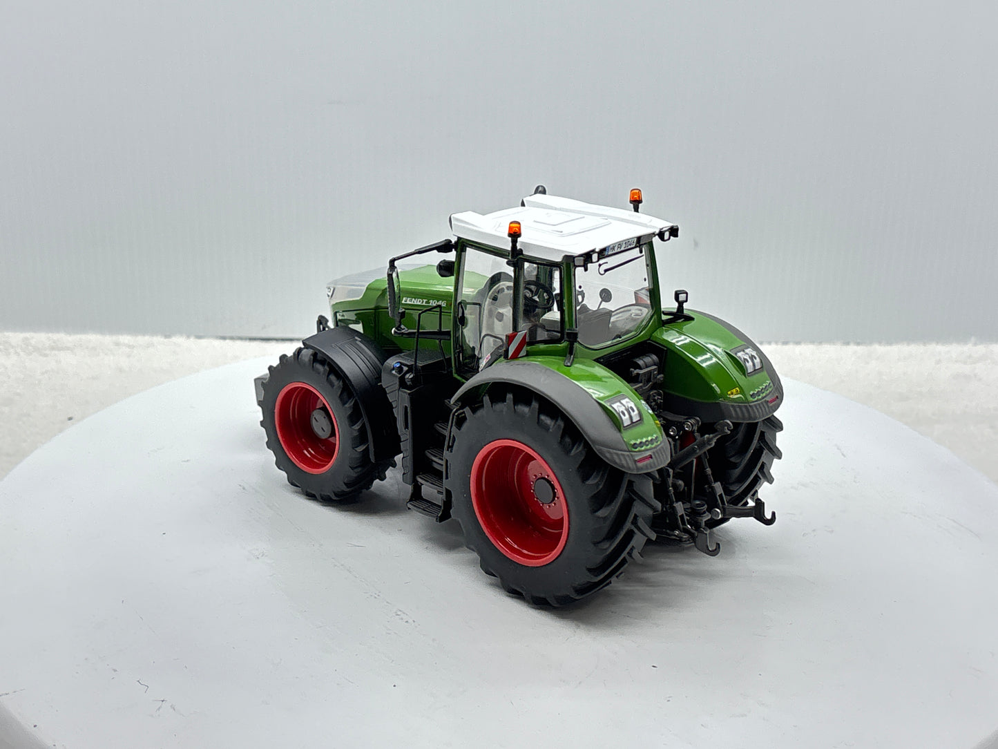 1/32 Fendt 1046 Vario Chrom
