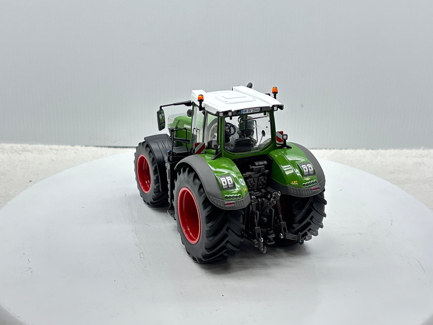 1/32 Fendt 1046 Vario Chrom