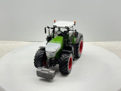 1/32 Fendt 1046 Vario Chrom