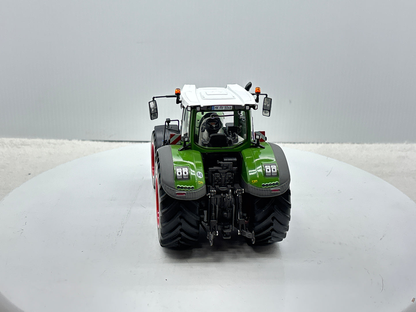 1/32 Fendt 1046 Vario Chrom
