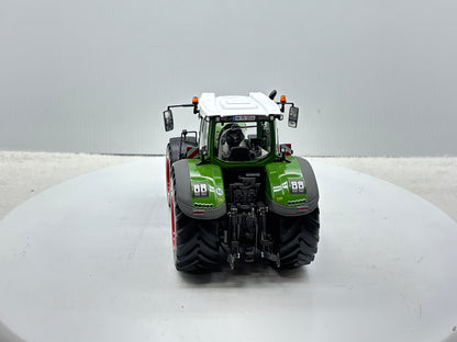 1/32 Fendt 1046 Vario Chrom