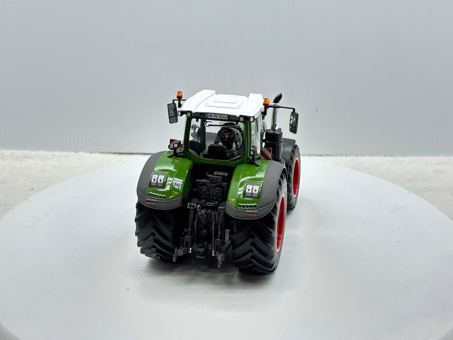 1/32 Fendt 1046 Vario Chrom