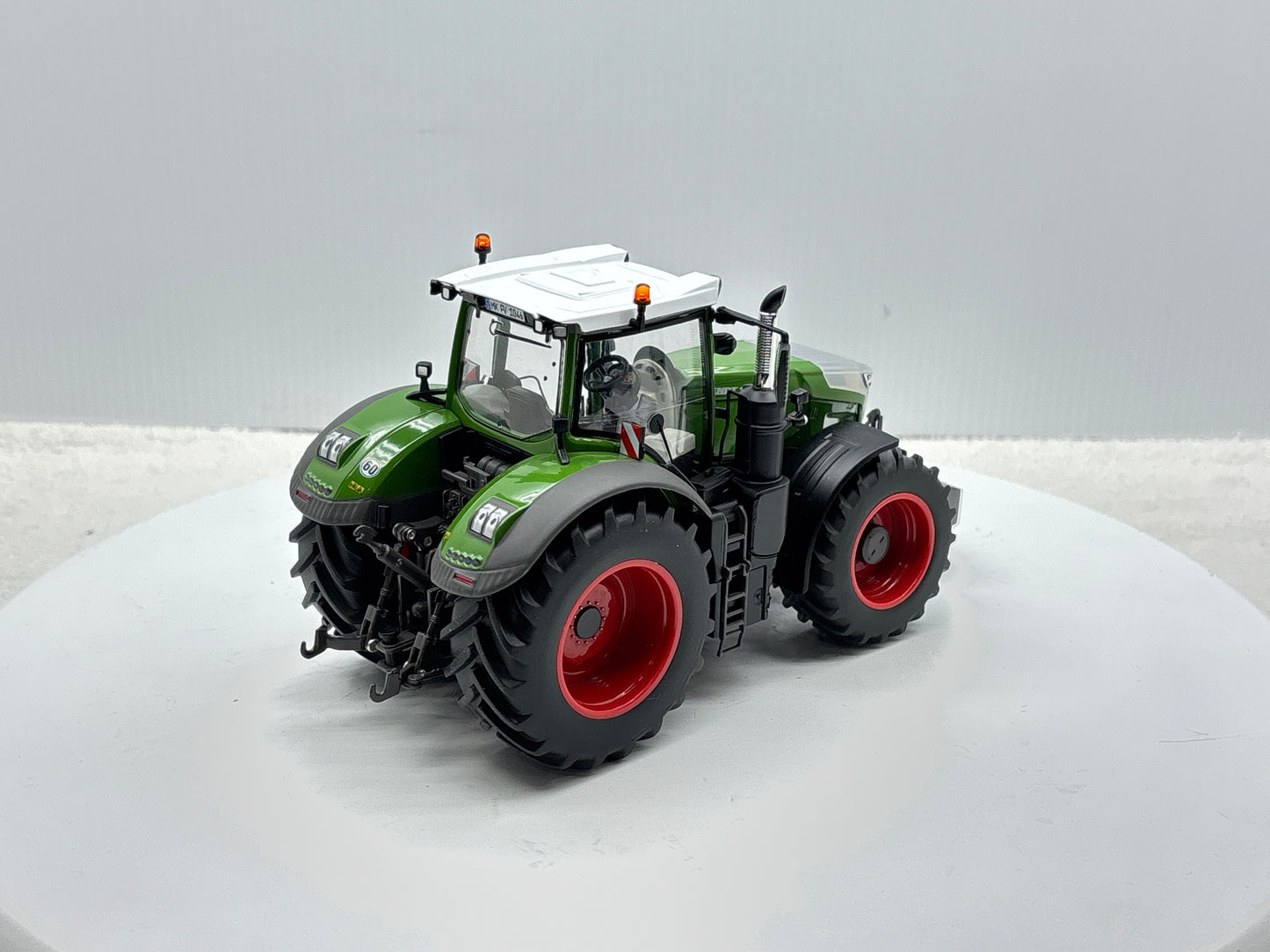 1/32 Fendt 1046 Vario Chrom