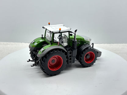 1/32 Fendt 1046 Vario Chrom