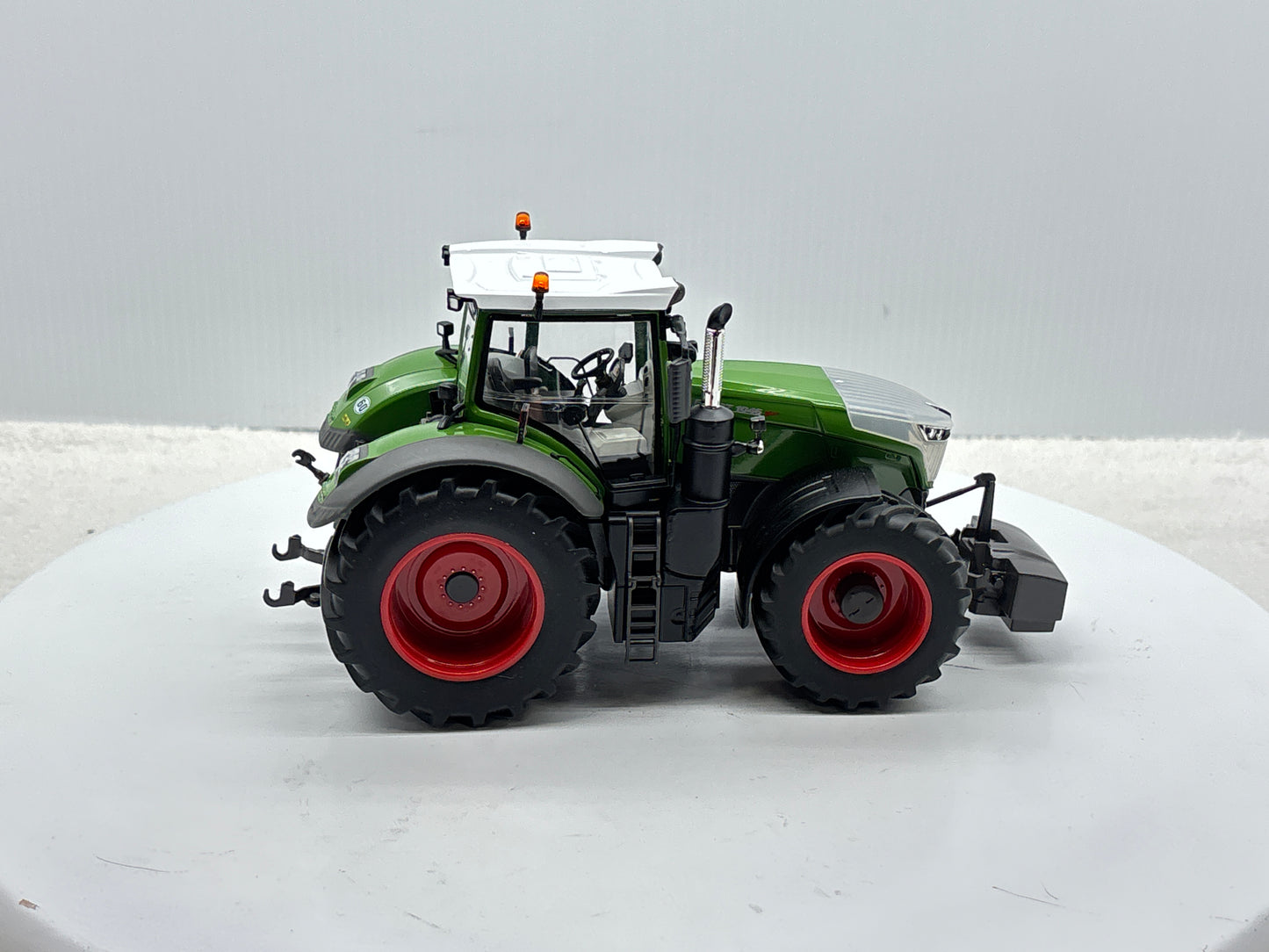 1/32 Fendt 1046 Vario Chrom