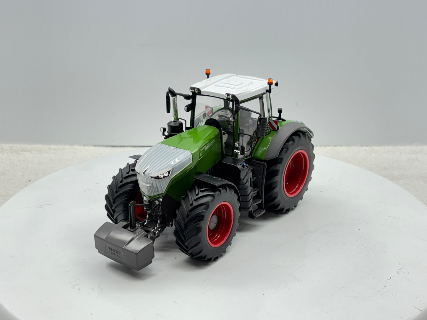 1/32 Fendt 1046 Vario Chrom