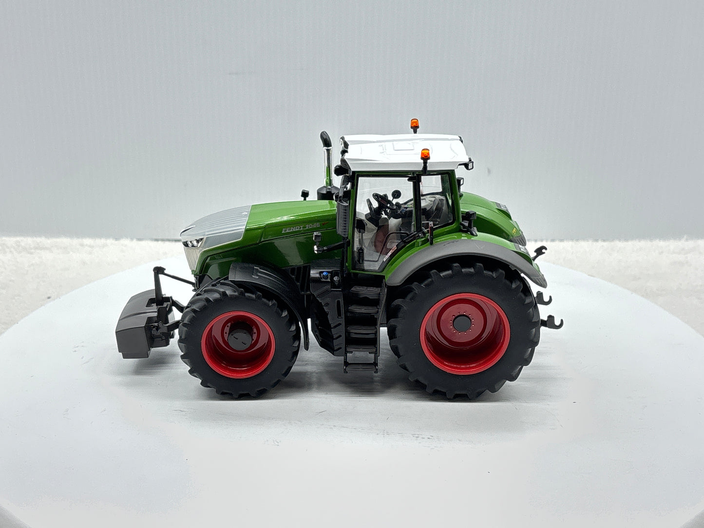1/32 Fendt 1046 Vario Chrom