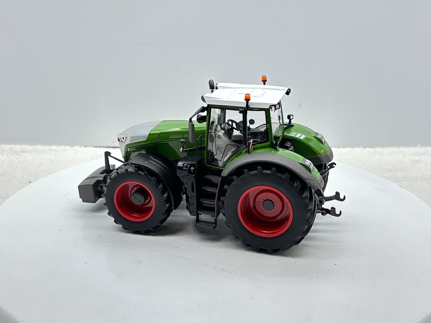 1/32 Fendt 1046 Vario Chrom