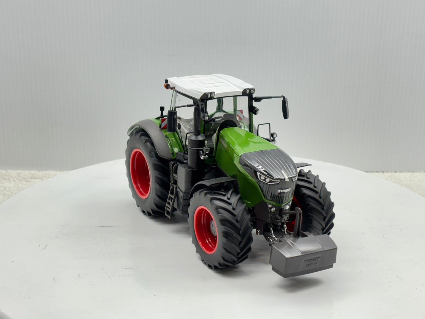 1/32 Fendt 1050 Vario