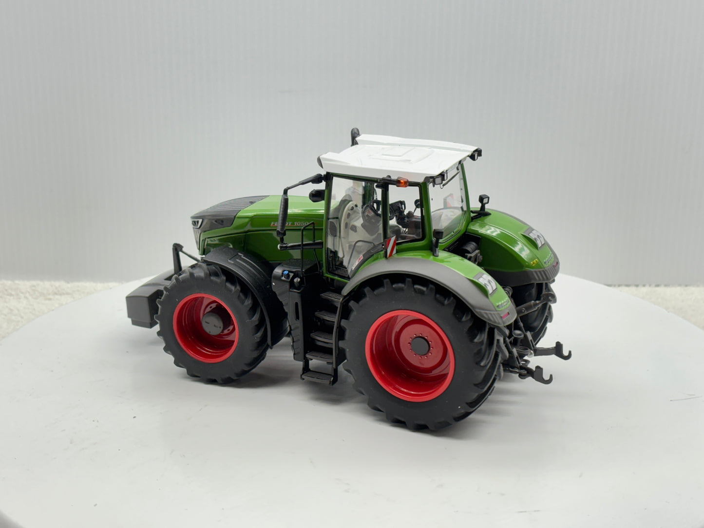1/32 Fendt 1050 Vario