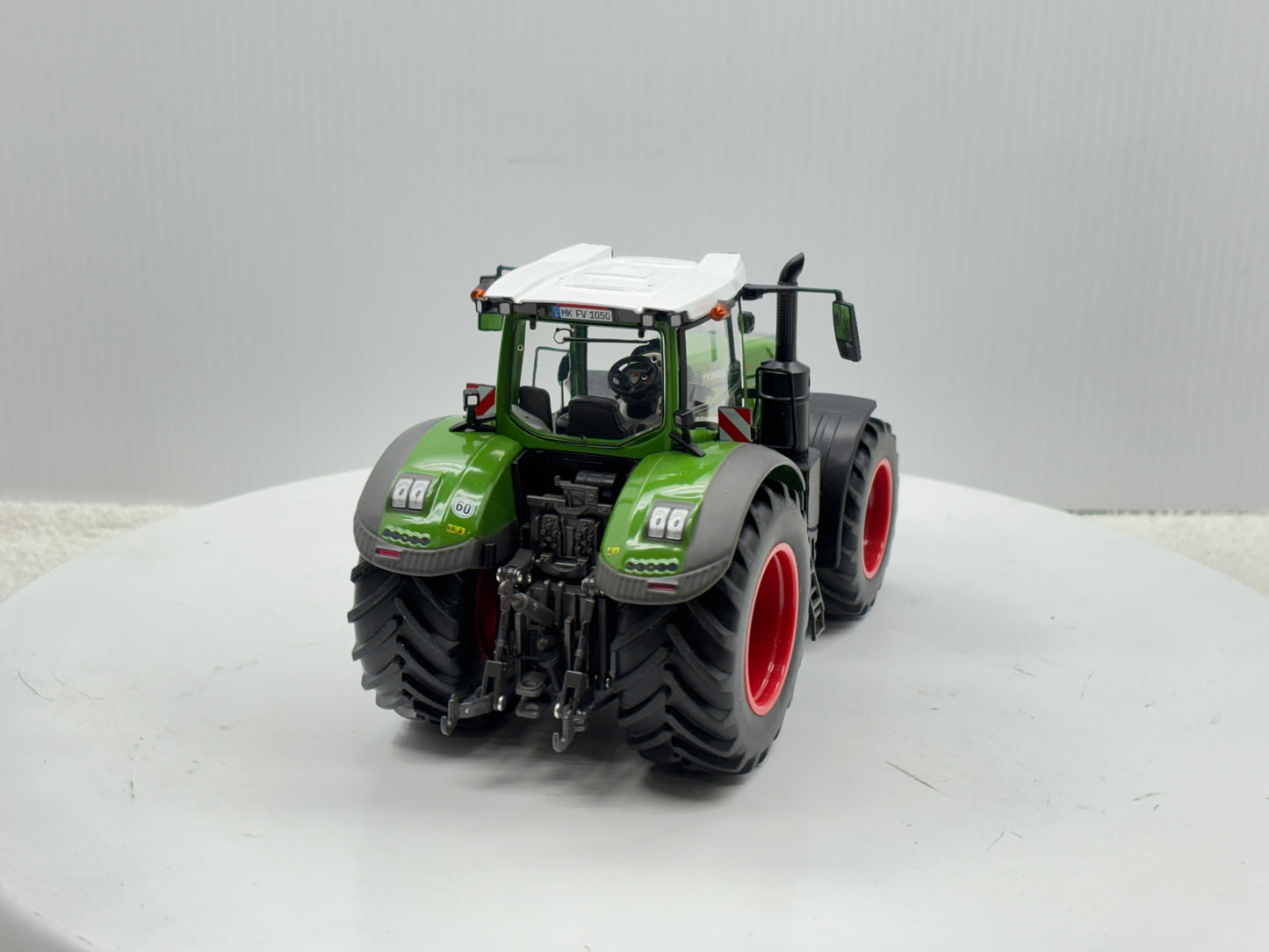 1/32 Fendt 1050 Vario
