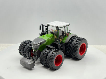 1/32 Fendt 1050 Vario Duals