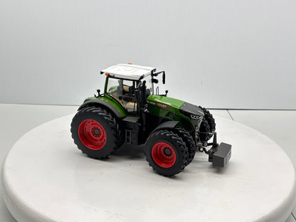 1/32 Fendt 942 Vario Row Crop