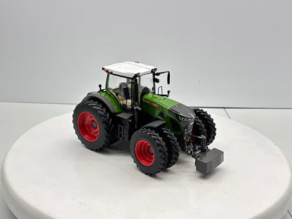 1/32 Fendt 942 Vario Row Crop
