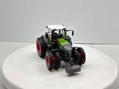 1/32 Fendt 942 Vario Row Crop