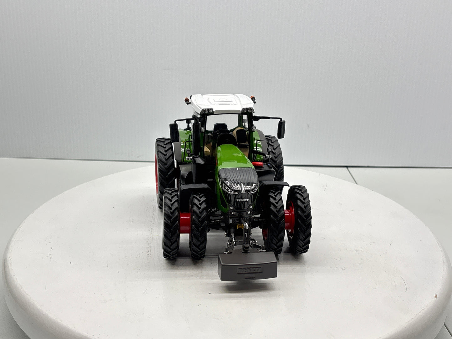 1/32 Fendt 942 Vario Row Crop