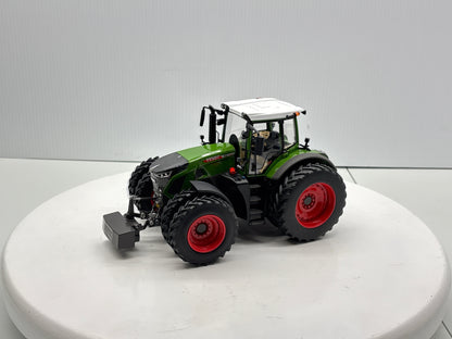 1/32 Fendt 942 Vario Row Crop