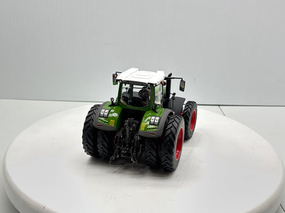 1/32 Fendt 942 Vario Row Crop