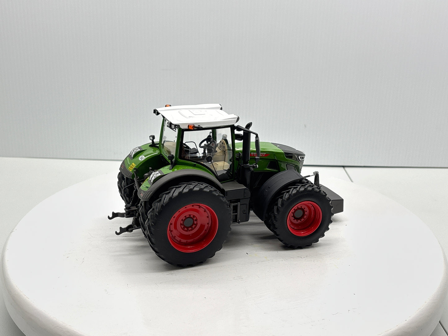 1/32 Fendt 942 Vario Row Crop