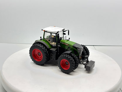 1/32 Fendt 942 Vario Row Crop