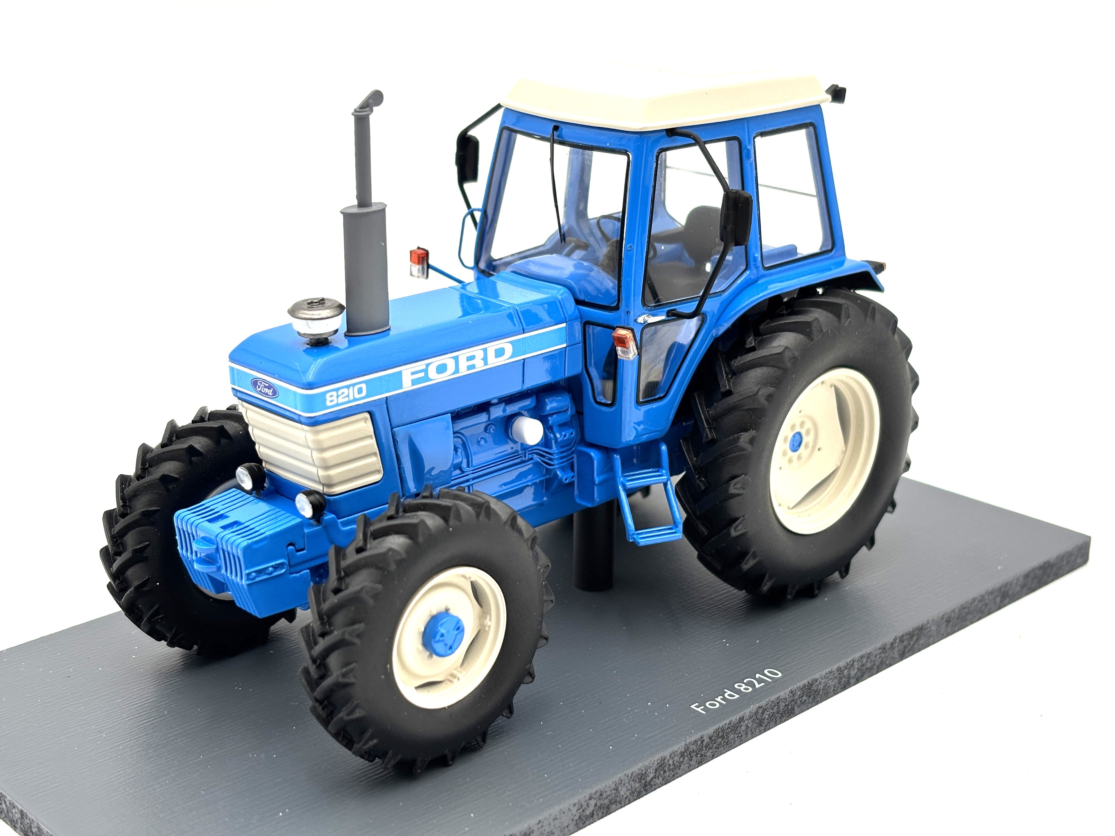 1/32 Ford 8210