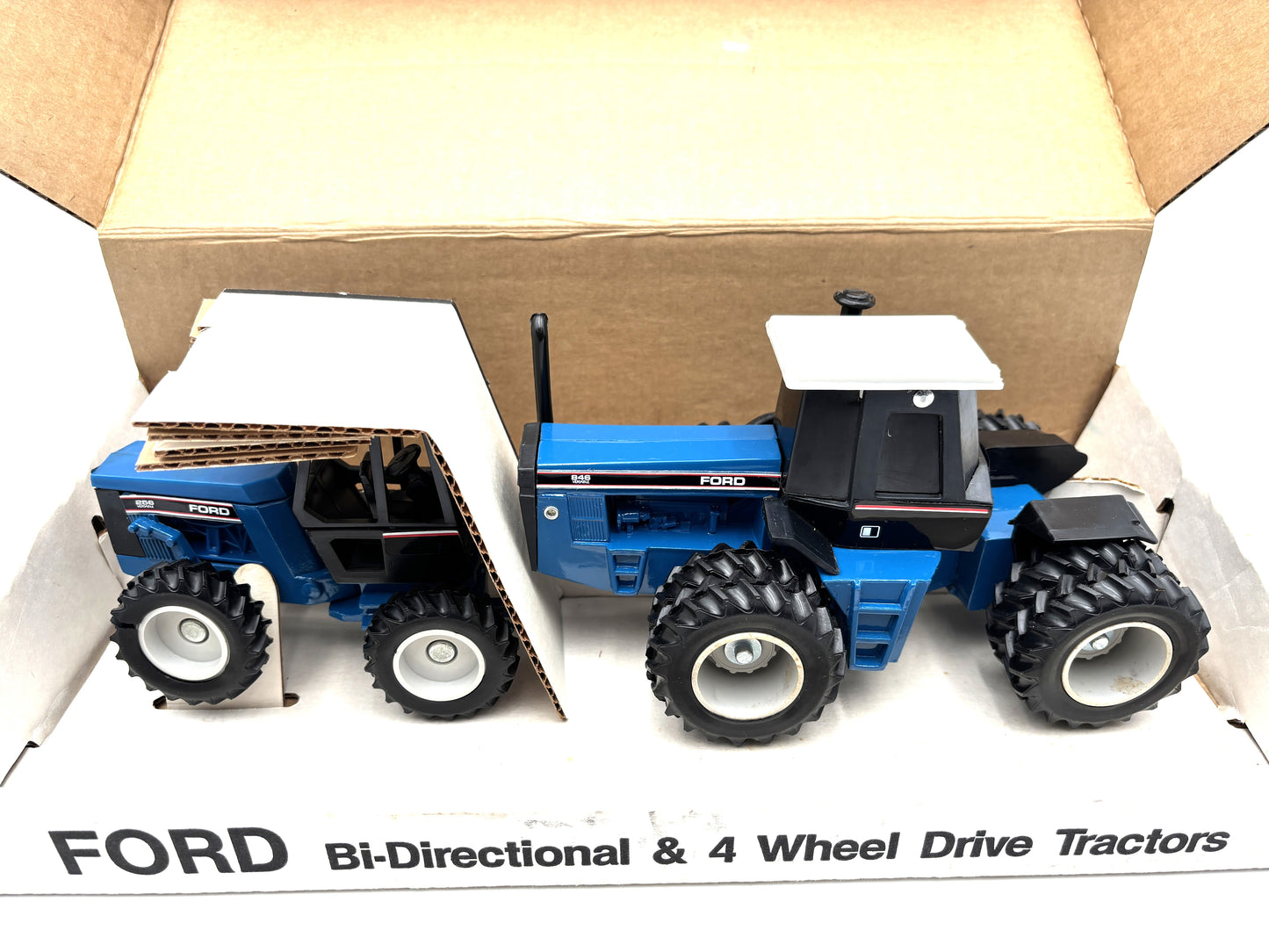 1/32 Ford 846 & 256 Nashville Dealer Set