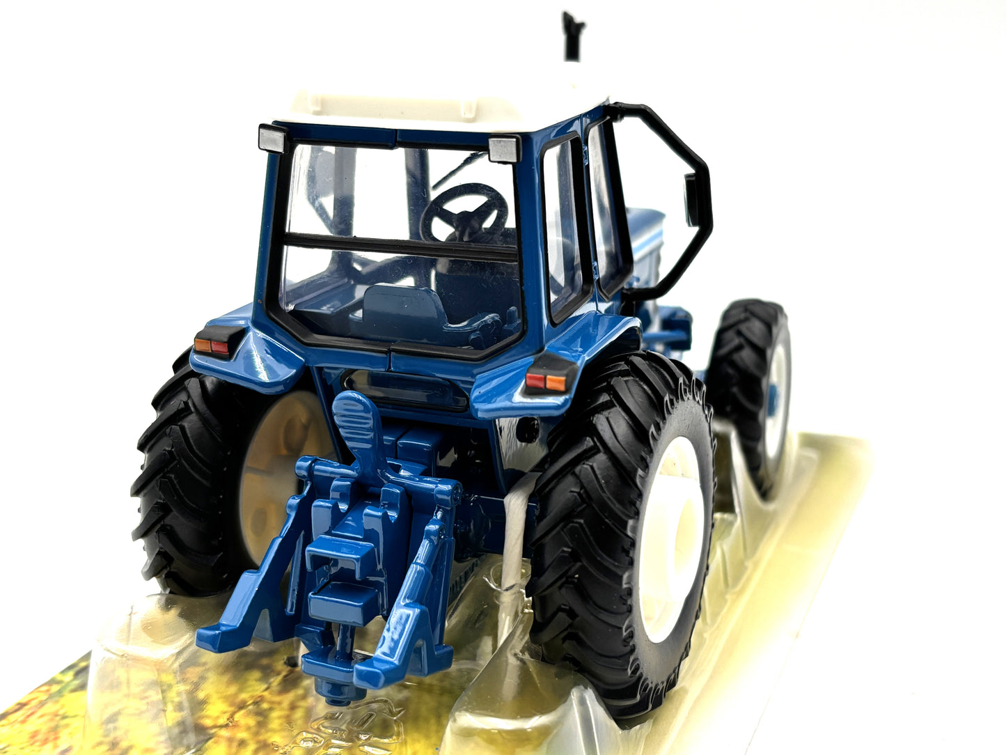 1/32 Ford 8700