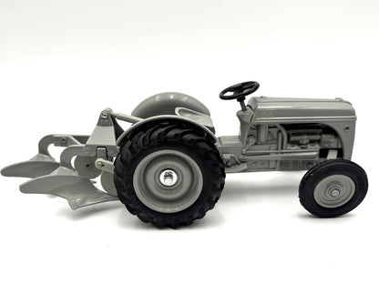 1/16 Ford 9N 50th Anniversary