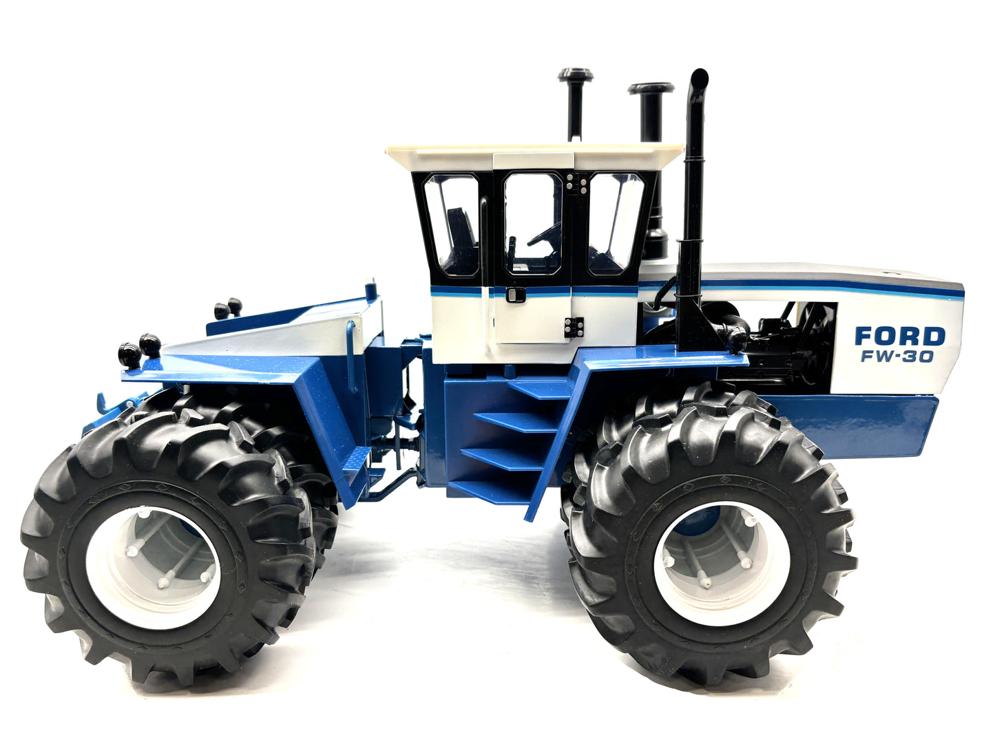 1/16 Ford FW-30 Toy Tractor Farmer