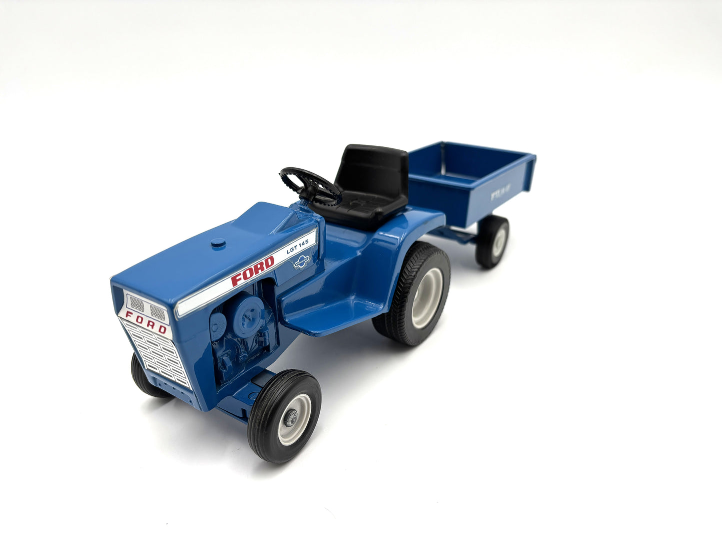 1/12 Ford LGT 145 Garden Tractor Set