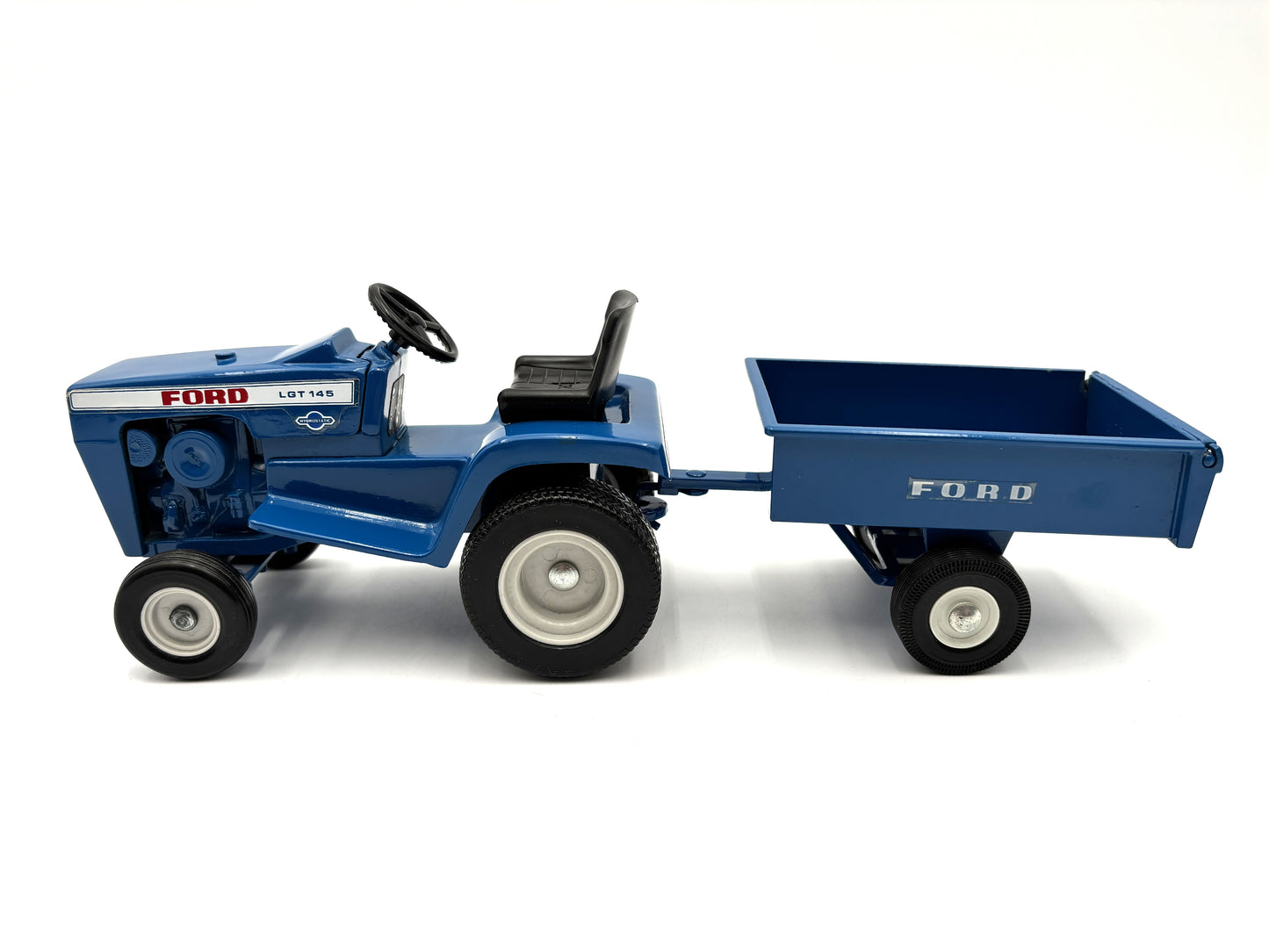 1/12 Ford LGT 145 Garden Tractor Set